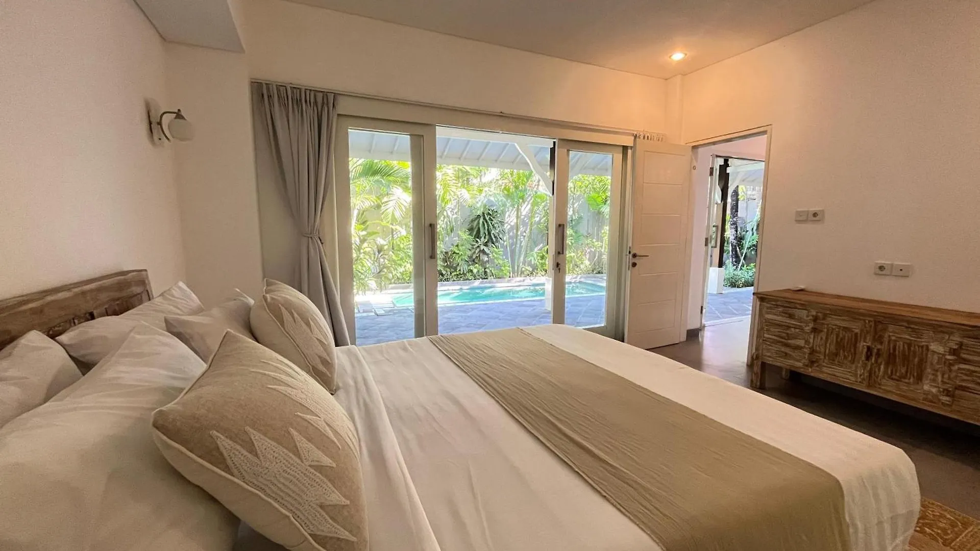 3Bedroom Private Pool Villa At Kubu Ramah Seminyak
